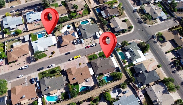 Family/Group Space: Has it ALL with 2 Neighboring Houses+2Pools+Hot Tub &More! in Scottsdale