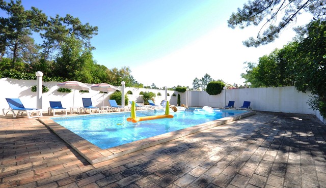 Fantastic outdoor area, private pool, Tennis Court & Golf Practice Facility