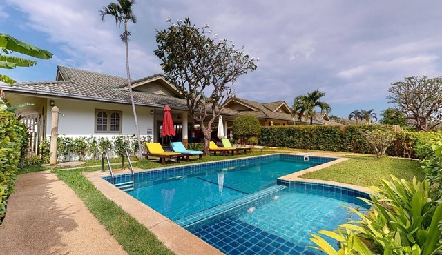 four bed room deluxe villa in beach resort idyllic samui