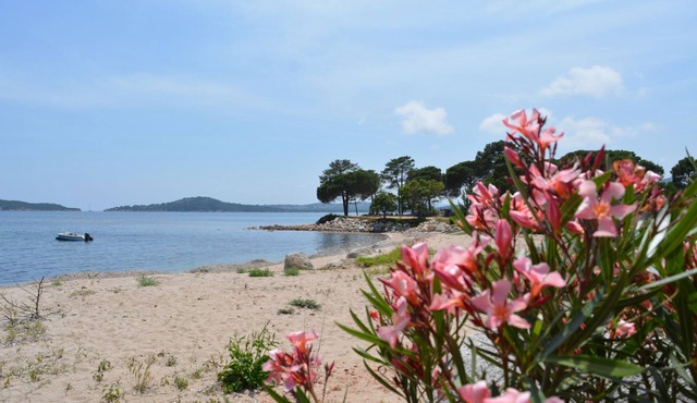Duplex for 5 people, 500m from the beach in a residence with swimming pool in Sainte-Lucie de Porto-Vecchio