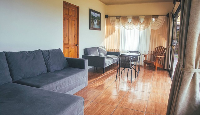 Front Lake Volcano View Villa in La Fortuna with AC, Parking, WiFi, Kitchen in La Fortuna
