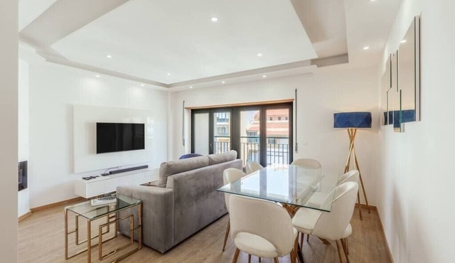 Glam 2 bedroom In Massamá