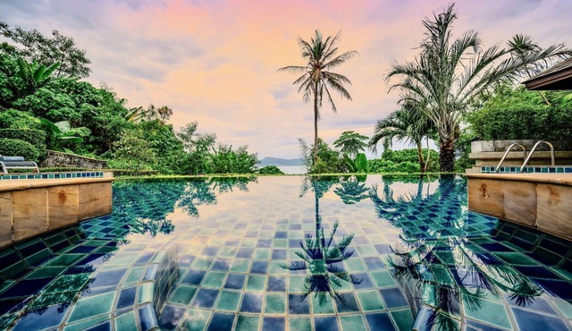 Glasshouse Phuket | 6BR Villa | Sleeps 22 | Walk to 2 Beaches | Accessible