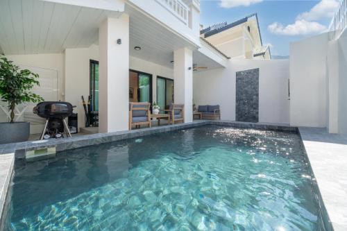 Heart Patong pool villa with 5BR by MP property