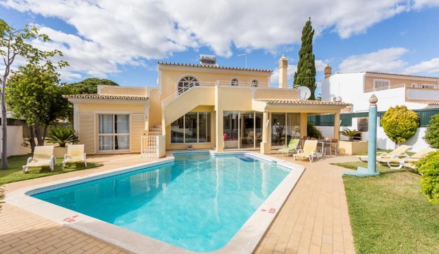 Helmar by Algarve Villa Holidays