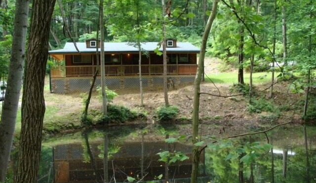 Hickory Grove Cabin On 8 Acres With Private Fishing Pond. in Rockbridge