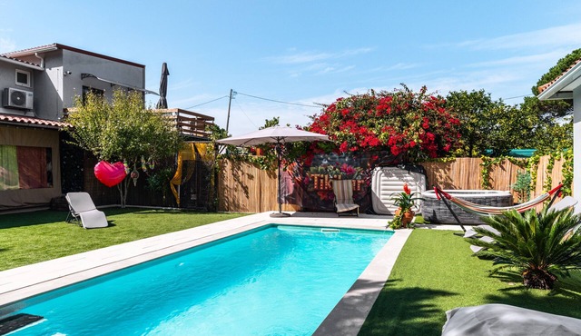 Holiday Home "Rebelsardine" with Shared Pool and Wi-Fi in CHARNECA DA CAPARICA