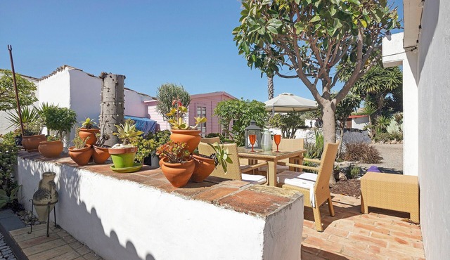 Holiday Home 'The Lavender' with Wi-Fi