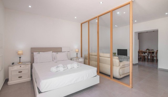 Holiday Home 'Vila Salero 5' with Shared Pool, Wi-Fi and Air Conditioning
