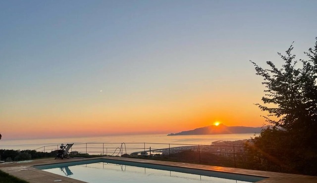 HOUSE AMONG OLIVE TREES "A STONE'S THROW"FROM THE SEA in Lavagna