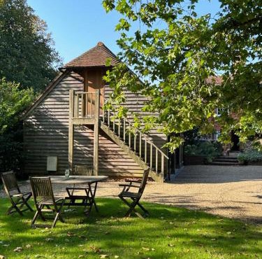 Idyllic Rural Retreat in Plumpton Green