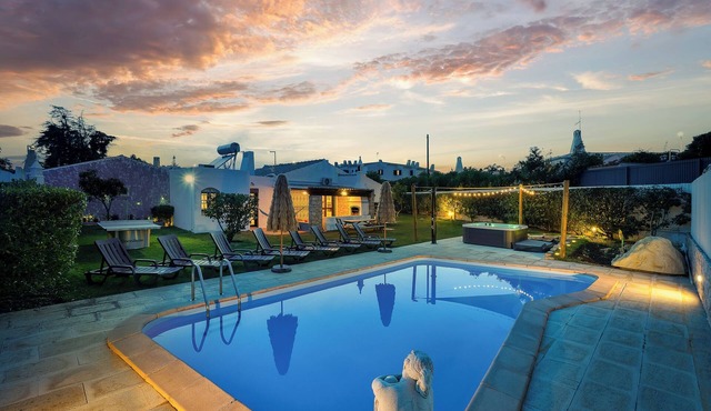 🔥Is Oura Calling You?🔥4BD Sleeps 12 Jacuzzi Pool PingPong 5min Strip 10' beach