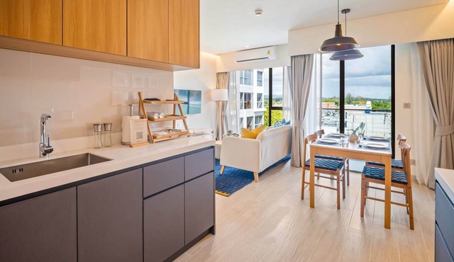 Laguna Lakeside, Two-Bedroom 1604 C4 Premium