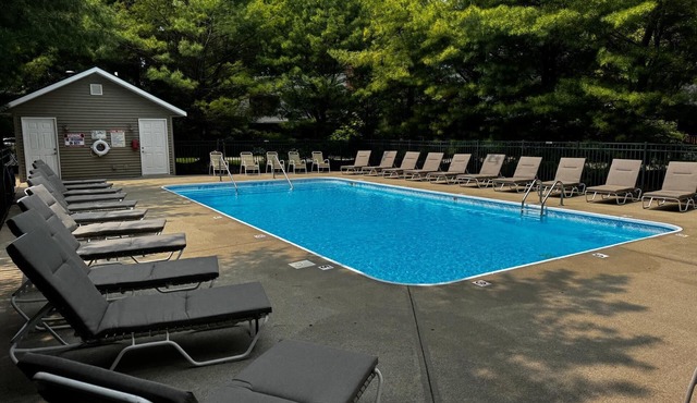 Lilypad "Dock on Goshorn Lake, Pool,pvt hot tub!" in Saugatuck