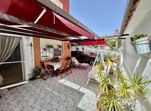 Located in a peaceful countryside area, with panoramic views !