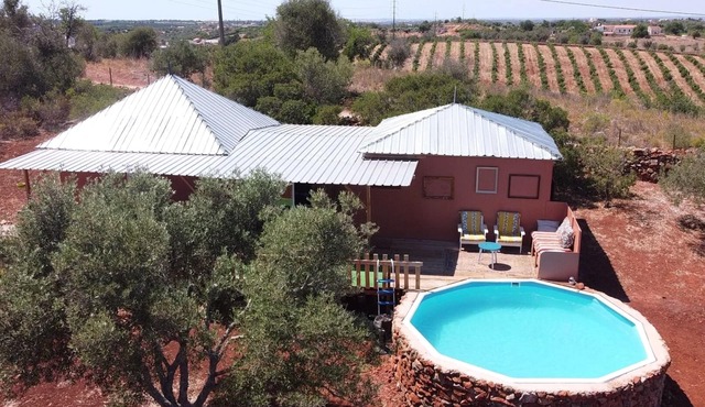 LODGE Palmeira, 6 persons 3 bedrooms, terrace and swimming pool in a quiet area