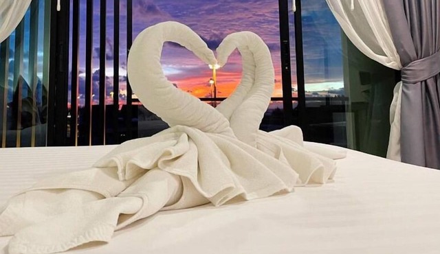 Louis' Runway View Hotel