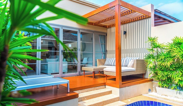 Luxurious one bedroom private villa with plunge pool in a quiet environment in Cherngtalay