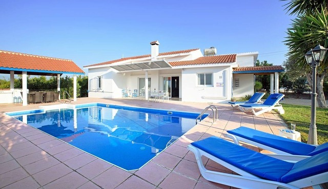 Luxurious, Spacious, FULLY air conditioned villa set in a serene environment! in Paphos