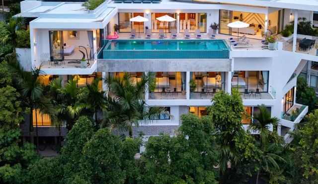 Luxury 12 Bed Villa, Sleep 12-30 pax, Infinity Pool, Private Chef, Bar, Cinema,