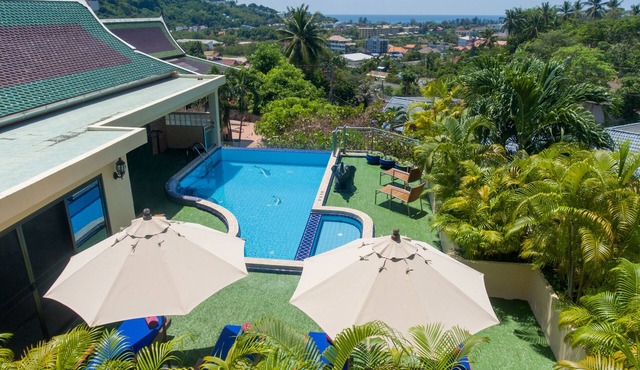 Luxury 4 Bed Pool Villa with Chef