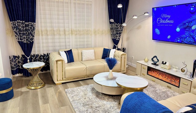 Luxury Home away from Home, a stunning haven with 3 bedrooms and 2.5 bath in Calgary