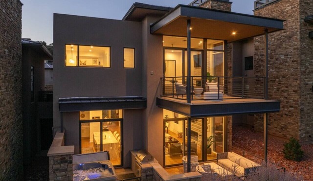 Luxury Townhome - Exclusive guest access to a members-only golf club, pool, and resort amenities! in Sedona