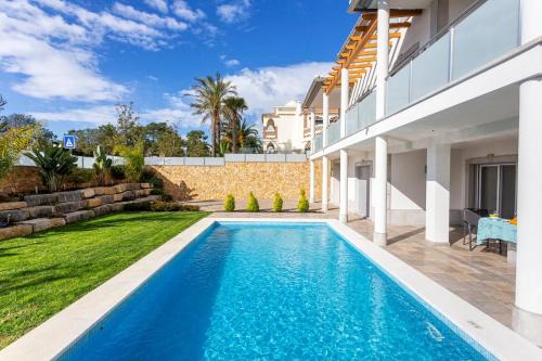 Luxury Vau Beach Villa with Private Heated Pool