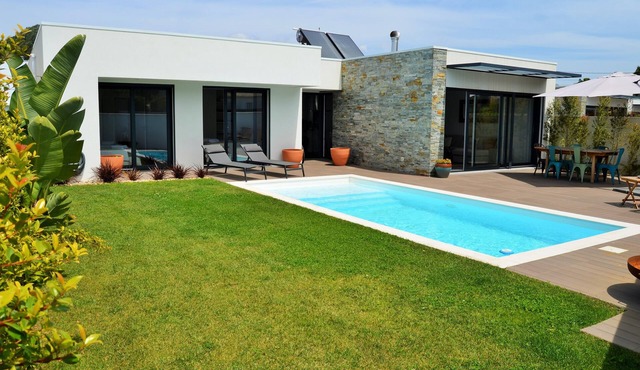 Meco Beach and Pool Villa