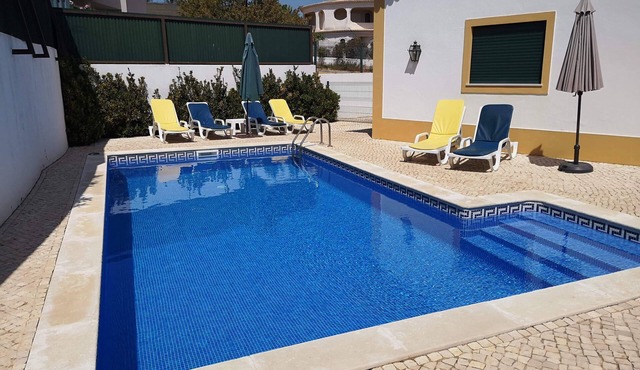 Modern 4 bedroom Villa with private pool, close to beach/town of Armação de Pêra