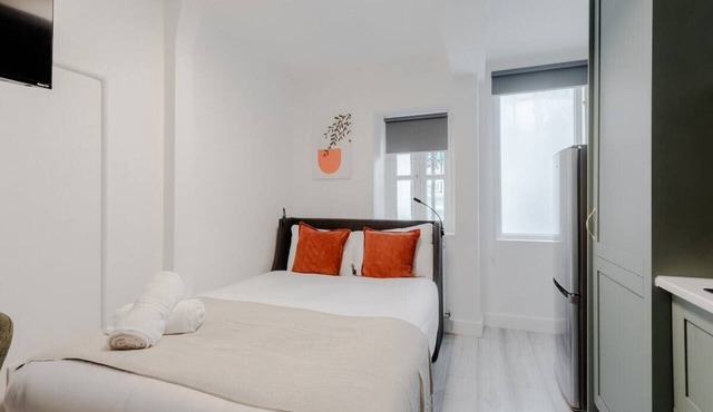 Modern Double Studio | West Kensington in London