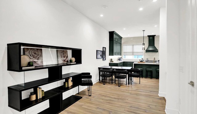 Modern Luxury | Fireplace | Rooftop Deck | Near DT in Indianapolis