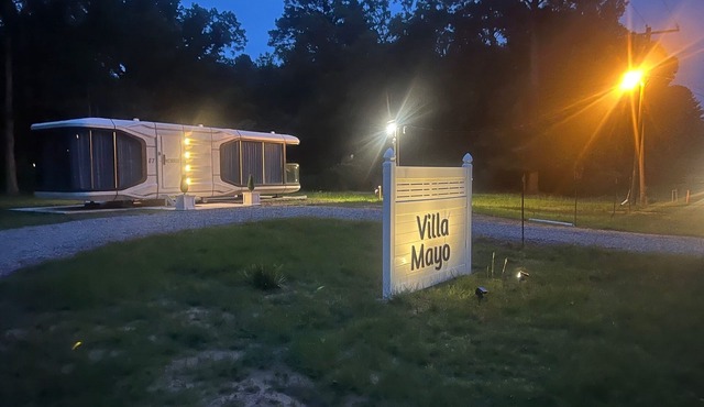 Modern, unique, Cozy country getaway in the woods of Louisiana. in Georgetown