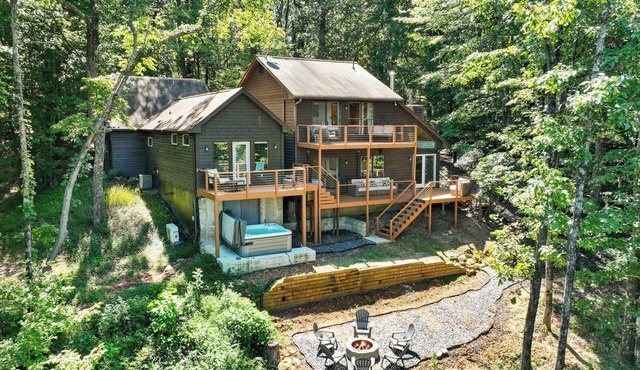 Mountain-Top Adventure meets Picturesque Retreat in Jasper