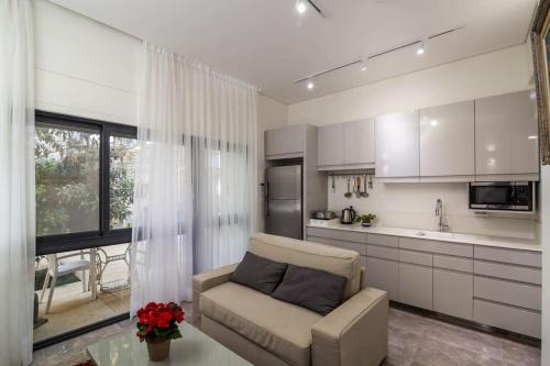 New luxurious apt, the BEST location in Jerusalem in Jerusalem