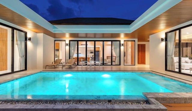 New pool villa with fitness and tennis court