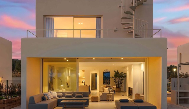 New Sea View Villa, Heated Pool,Rooftop Jacuzzi/mu