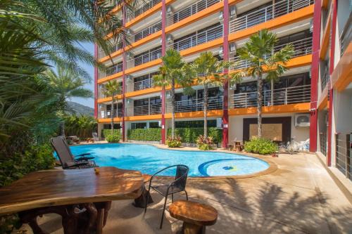 NOVA Condo 1BR Pool View NBC Nai Harn