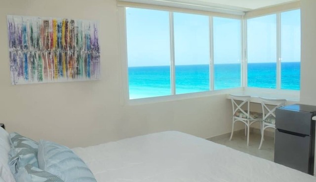 Ocean front 3c, gorgeous views in Cancún