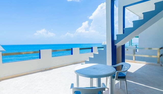 Oceanfront Villa 2 Private Suites Walk to Playa Norte in Isla Mujeres