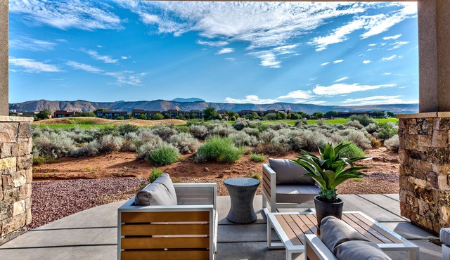 Panoramic Golf & Canyon Views - 3BR on the 18th in St. George