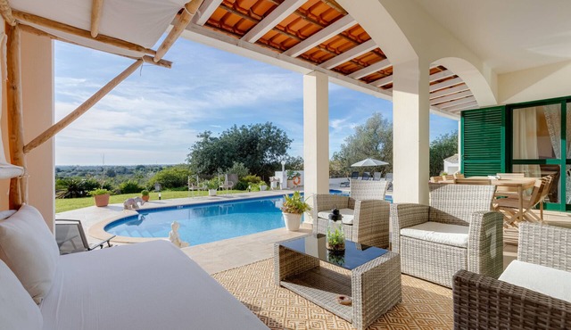 Peaceful and romantic hillside house with pool overlooking the plains and the ocean