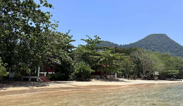Piman Pu Arthouse 2 kingsize bedrooms with a/c - shared bathroom - 4 persons max