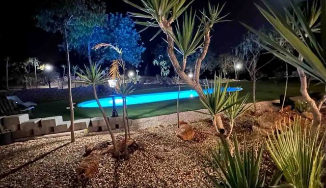 Porches Private Pool Villa 17 Guests