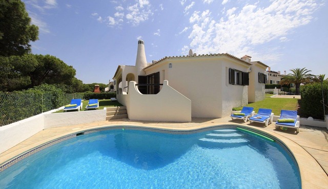 Portuguese rustic style villa with private pool