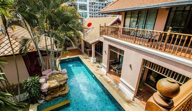 Pratamnak villa near walking street in Muang Pattaya