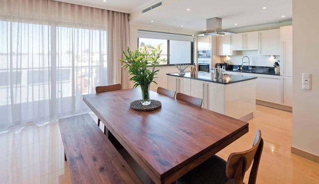 Premier nº 36 - Modern Two Bedroom Apartment with Extra Large Balcony