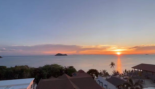 Rare 5BR Oasis - 30m to Sea