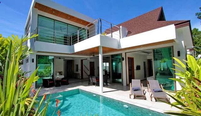 Rawai Ya Nui Beach Villa. Located 400 meters from the beach