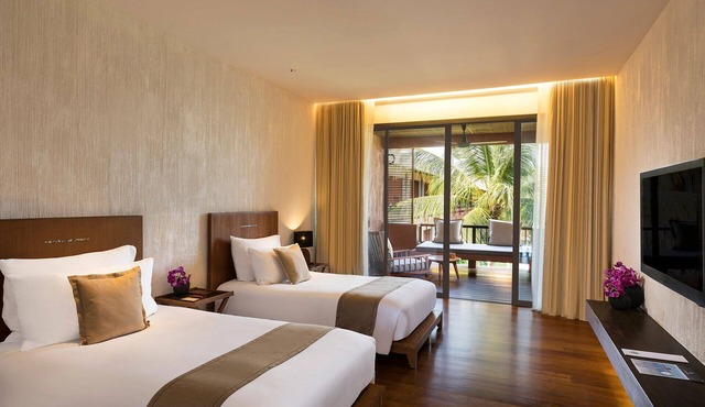 Relaxing Sea View Retreat with Balcony near Fisherman’s Village Beach